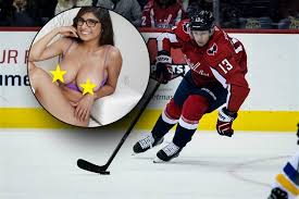 He has most recently played for the washington capitals. Ma Cesky Hokejista Vrana Tajemstvi Miluji Ho Prekvapila Pornohvezda Expres Cz