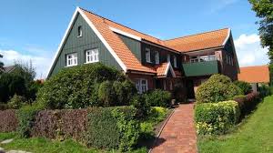 Die kinder schleifen und polieren unter anleitung einen bernstein, der dann als erinnerung als anhänger getragen werden kann. 3 Winde Haus In Bensersiel Objekt We 130969