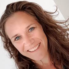 Alexandra Maas's Instagram, Twitter & Facebook