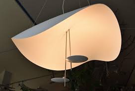 Struktur aus pulverbeschichtetem aluminium und details aus teakgefärbtem aluminium (neue ausführung 2019). Leuchten Kategorie Lampen Bild Moderne Bodenlampe Fur Innen Und Aussen