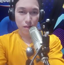 take a good look at this kili-kili hair, cause it's about to go bye bye.  the "underarm waxing challenge" has become my most requested youtube  challenge, and i've never been one to