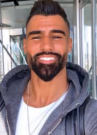 Nbc à son this is us avec la famille, on sent que netflix voulait la même chose avec l'amitié. Jonathan Matijas Wiki Tele Realite Fandom