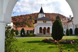 Manastirea sambata de sus a fost ctitorita in anul 1696 de constatin. MÄƒnÄƒstirea SambÄƒta De Sus Paradisul Pe PÄƒmant Coltisor De Romania