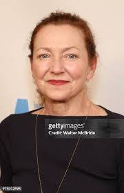 Julie Mendelsohn's Instagram, Twitter & Facebook