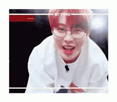 Ha sung woon (하 성운) . Kiss Ha Sungwoon Gif Kiss Ha Sungwoon Wanna One Discover Share Gifs