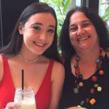 Anna Pack's Instagram, Twitter & Facebook