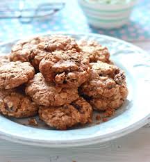 Soft, chewy & so easy to make! Gwyneth Paltrow S Oatmeal Raisin Cookies Vegan The Clever Carrot