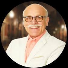 Lori Headrick's Instagram, Twitter & Facebook