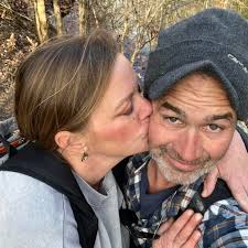 Any reliable electricians available to come out this week or Saturday?