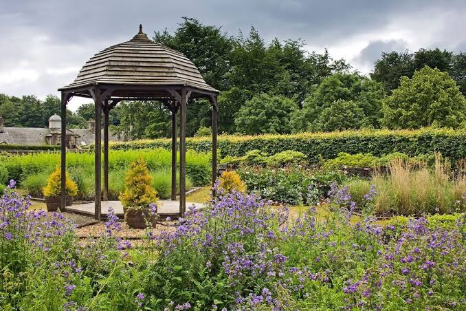 Garden Folly Ideas - Learn About Garden Follies In The Landscape | Gardening Know How