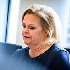 Zwei Strafversetzungen wecken Zweifel an Faesers Haltung in Schönbohm-Affäre