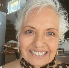 Melanie Timmons's Instagram, Twitter & Facebook