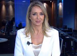 She is a celebrity news anchor. Carla Fachim Idade Wikipedia Biografia Separada Solteira Fotos