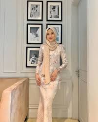 Ank hairul azreen dan hanis zalikha, alisa aisyah curi tumpuan? Hanis Zalikha On Instagram Jangan Berangan Nak Ootd Sorang Untuk Team Cream Tahun Ni Boleh Cari Baju Kur Muslimah Fashion Hijab Wedding Dresses Dresses
