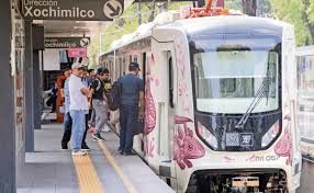 Tren ligero: Operan nuevos convoyes; laboran en estaciones