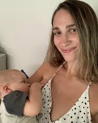 Sara Ticknor's Instagram, Twitter & Facebook