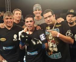 The pressure is on his opponent. Gran Triunfo De Brian Castano El Grafico