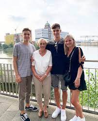 See their stats, skillmoves, celebrations, traits and more. Pin Von Littleborussen Auf Kai Havertz Fussball Lila Hintergrunde