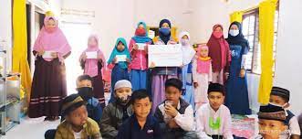 Penampilan lesty dengan penjiwaan membawakan lagu yatim piatu. Anak Yatim Piatu In English Malayvava