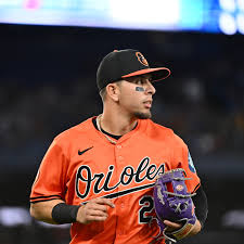 MLB México | Ramón Urías respondió con el madero. El sonorense pegó tres  imparables, incluido un doblete productor de tres carreras. | Instagram