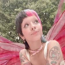 Melanie martinez is a very unique artist. Melanie Martinez Instagram Explore Tumblr Posts And Blogs Tumgir