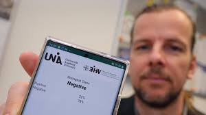 Momentan teilen täglich gut 3.400 positiv getestete menschen ihr. Augsburg Augsburger Wissenschaftler Entwickelt App Die Corona An Der Stimme Erkennt Augsburger Allgemeine