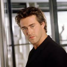 Michael's hairstyle in Godfather 3 and its preview in Godfather 2