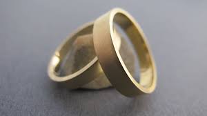 Yellow Gold Wedding Ring Set Wedding Ring Set His And Her Flat Gold Ring Flat Weddin Yellow Gold Wedding Ring Sets Wedding Ring Sets Wedding Rings Sets Gold