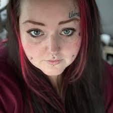 Sara Park's Instagram, Twitter & Facebook