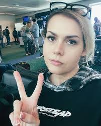 Regan Fox's Instagram, Twitter & Facebook