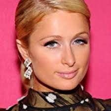 Alice + Olivia Black Alice + Olivia Jasper T-shirt worn by Paris Hilton as  seen in Paris in Love (S02E01)