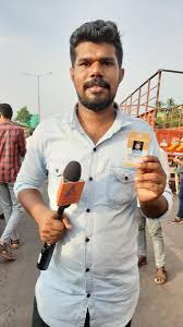Stay updated with the latest news, politics, events, features, cinema, entertainment, art, culture from kerala. Dhanya Rajendran On Twitter This Is Mujeeb He Is The Reporter For Asianet News He Is Standing At The Kerala Karnataka Border This Pic Was Sent From There In His Hands He