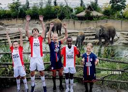 Die trikots des fc emmen sind besonders heiß begehrt. Zoo Statt Dildo Fc Emmen Andert Brustwerbung Auf Jugendtrikots Noord360