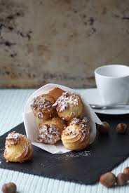 Chouquettes Au Pralin Et Eclats De Noisettes Force Honneur Et Crepe Au Beurre Recette Gouter Recettes De Cuisine Recette Dessert