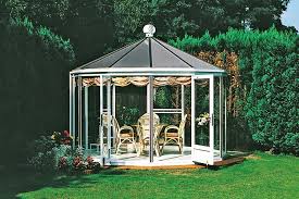 שטארק בדצמבר של ‪jardin du carrousel‬. Avec La Serre Carrousel Kiosque Vous Ornez Votre Jardin Avec Gout Et Profitez De Votre Jardin Plus Longtemps Kiosque Jardin Serre Jardin Kiosque
