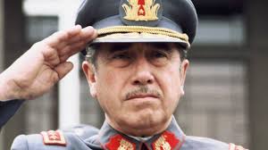 Concejo de Villa Alemana aprobó quitar título de ciudadanos ilustres a  Augusto Pinochet y José Toribio Merino