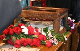 Amintim că în aceeași perioadă va fi prezent în românia și papa francisc. Braul Maicii Domnului La Voluntari 13 15 Mai 2016 Gazeta De Tam Tamuri Marca Elenushu