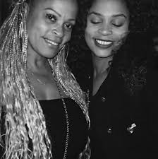 Karen Eldridge (@enivree) • Facebook