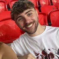 Max Barlow's Instagram, Twitter & Facebook