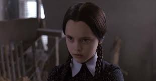    scheda e raccomandazioni. Mercoledi Addams Icona Gothic E Femminista