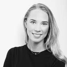 Elsa Palomo's Instagram, Twitter & Facebook