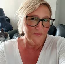 Around 6.30pm this evening, a ginger cat ran straight infront of my car in  the area circled below. It ran accross the road towards Kintor Drive. I  braked sharply, and last I