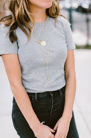 14 Ways We Re Styling Jeans T Shirts Right Now The Mom Edit
