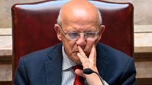 Santos Silva atira-se a uma "certa atitude" do MP