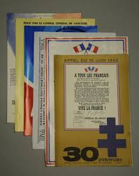 La flamme de la résistance ne doit pas s'éteindre et ne s'éteindra pas 4 ans après, il rendra hommage aux de paris pour avoir résistés face à l'ennemi tout en assurant les missions de secours. Hommage Au General De Gaulle 1890 1940 1970 Rouillac