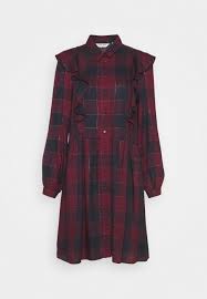 Nous utilisons des cookies et des outils similaires pour faciliter vos achats, fournir nos services, pour comprendre comment les clients utilisent nos services afin de pouvoir apporter des améliorations, et pour présenter des publicités, y compris des publicités basées sur les centres d'intérêt. Naf Naf Hara Carreaux Robe Chemise Prune Marin Bleu Zalando Fr