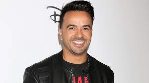 Luis fonsi on wn network delivers the latest videos and editable pages for news & events, including entertainment, music, sports, science and more, sign up and share your playlists. Luis Fonsi Ich Versuche Jeden Tag Im Jahr Romantisch Zu Sein