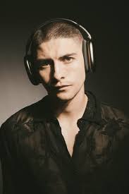 Alex Ponce: Un Viaje Musical Sin Límites