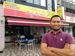 Nasi kalut jitra mai is available at both seksyen 7 shah alam and jalan ampang so it's now convenient for locals living in puchong and subang to get their nasi kalut fix instantaneously. Segalanya Hidup Hantu Nasi Kandaq