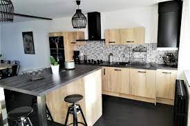 cuisine industrielle avec bois clair et metal noir cuisine bois clair credence cuisine blanche cuisine bois moderne
